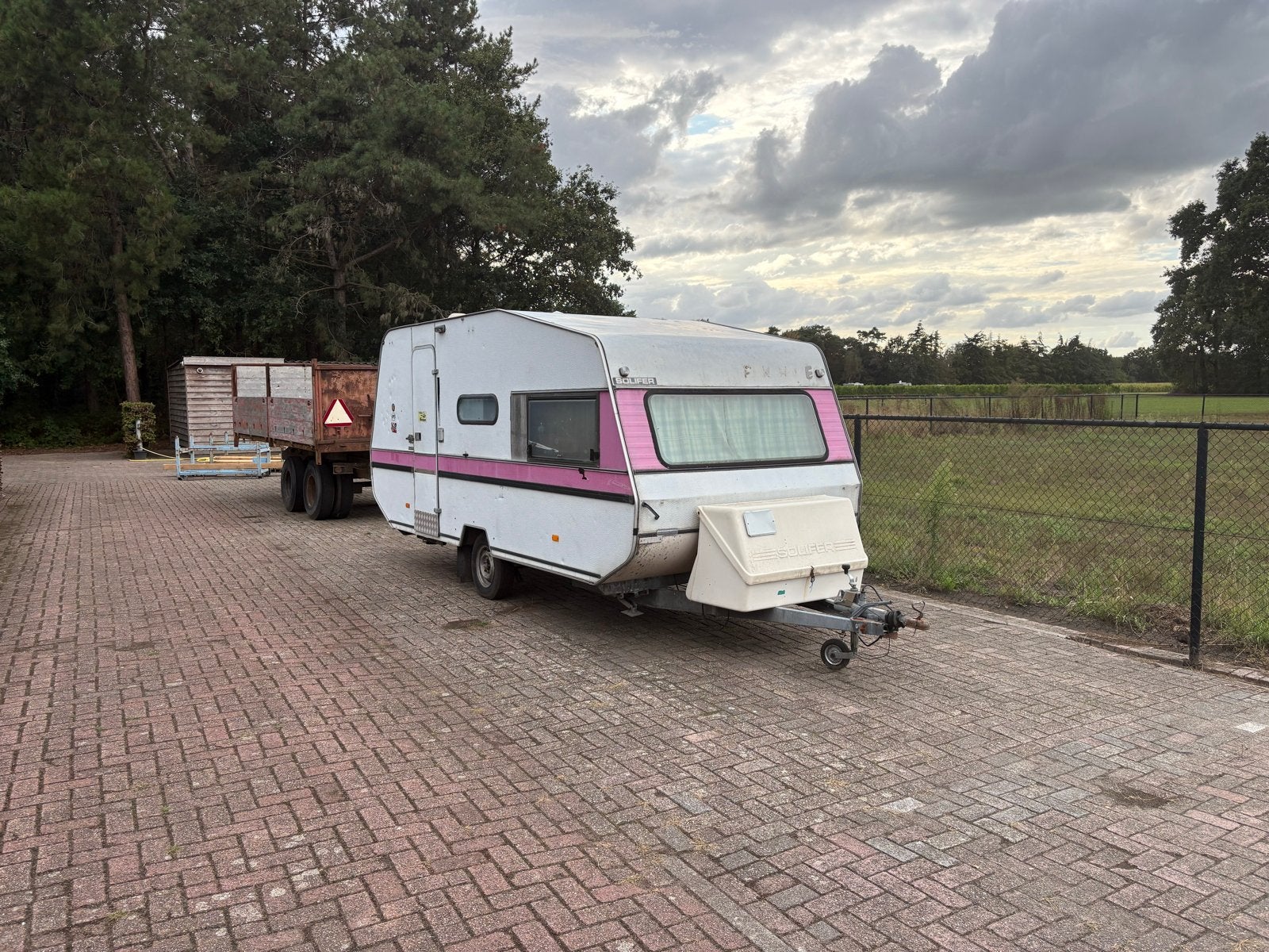 Festival caravan, Ophalen of Verzenden