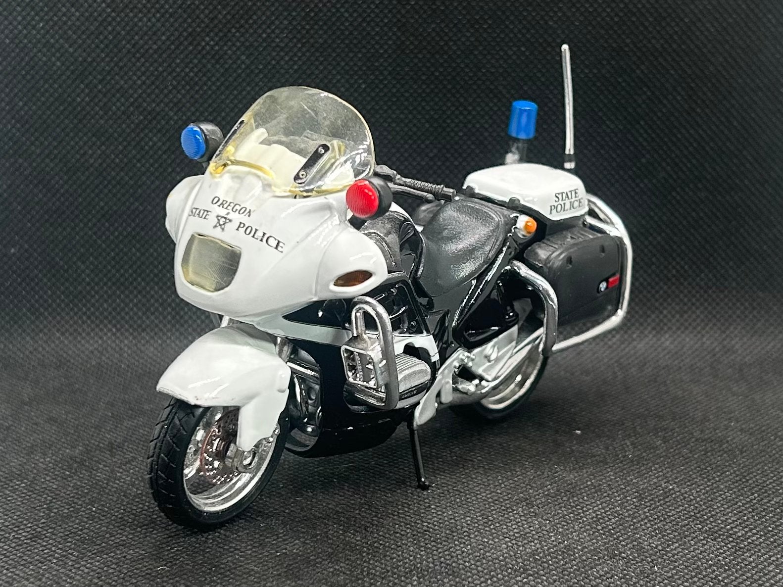 Maisto BMW R1100 Oregon State Police 1:18, Hobby en Vrije tijd, Modelauto's | 1:18, Verzenden, Zo goed als nieuw, Maisto