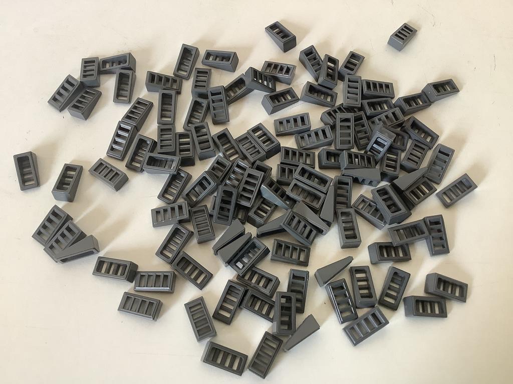 Lego dakpan helling 18 2x1x2/3 met traliewerk rooster grijs, Ophalen of Verzenden, Gebruikt, Losse stenen, Lego