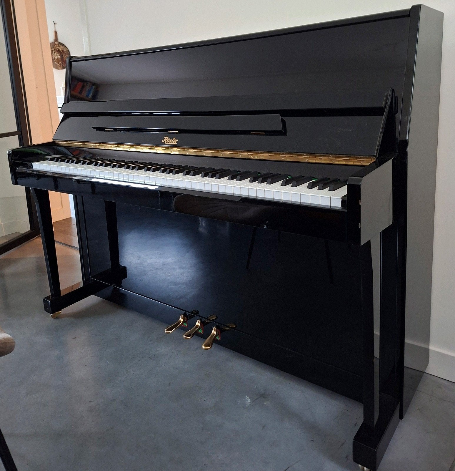Rosler 109 piano zwart hoogglans, Muziek en Instrumenten, Piano's, Ophalen of Verzenden, Gebruikt, Zwart, Hoogglans