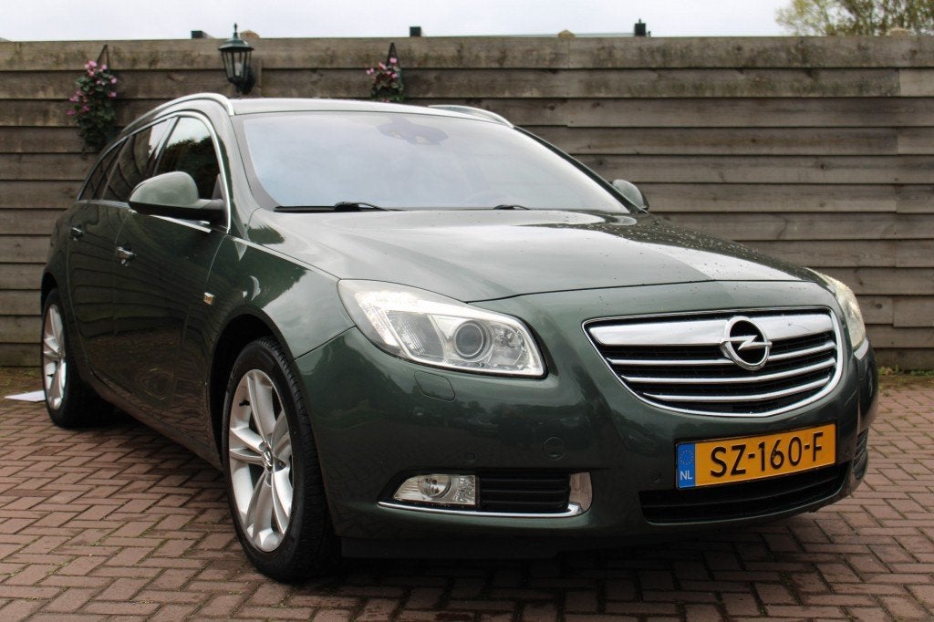 Opel INSIGNIA Sports Tourer 1.8i 140pk Cosmo ECC/cruise/half, Gebruikt, 4 cilinders, 1796 cc, Handgeschakeld