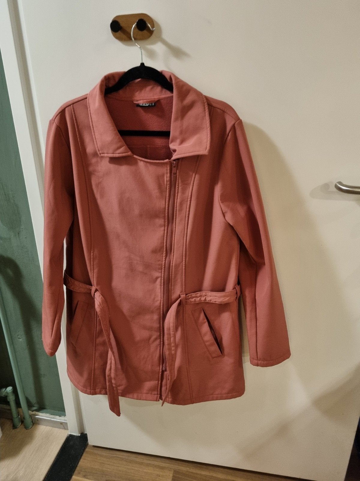 mooie tussen jas oud roze. zgan, Ophalen of Verzenden, Zo goed als nieuw, Maat 42/44 (L), Roze