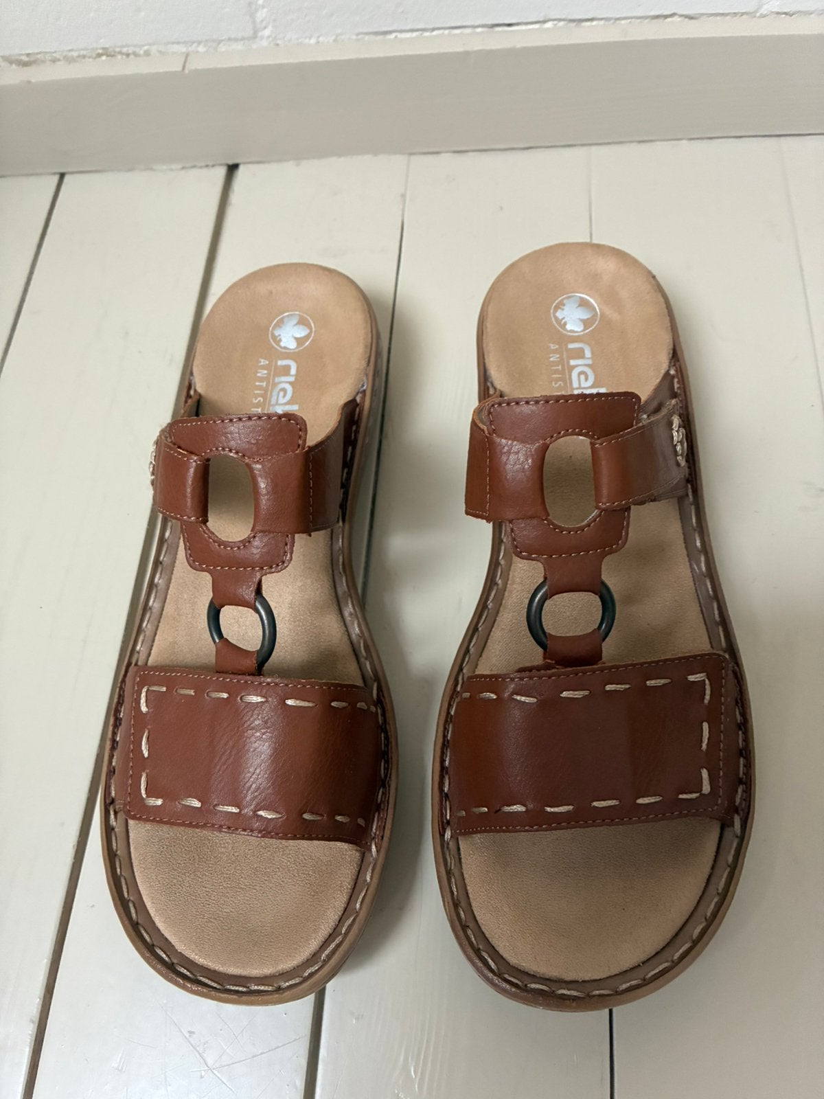 Rieker Antistress sandalen - Comfortabele bruine slippers, Slippers, Bruin, Ophalen of Verzenden, Gedragen