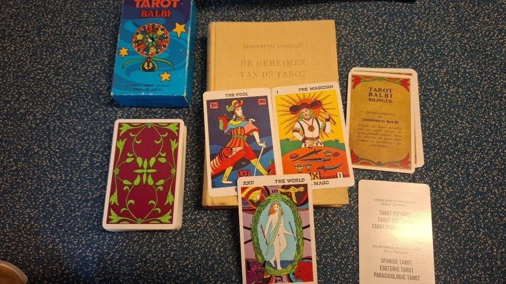 balbi tarot set, Boeken, Ophalen of Verzenden, Zo goed als nieuw, Tarot of Kaarten leggen, Overige typen