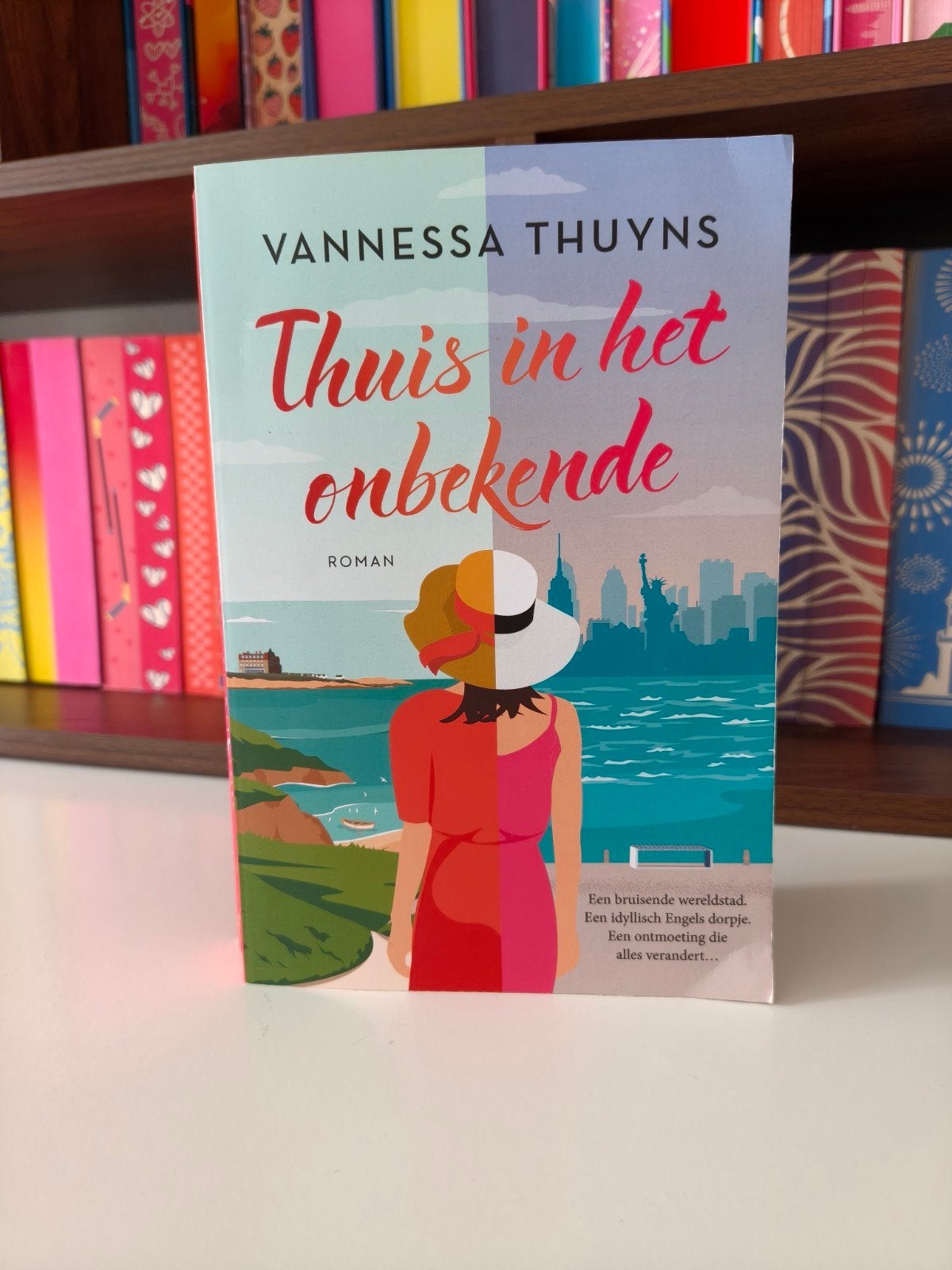 Thuis in het onbekende - Vannessa Thuyns (Roman), Ophalen of Verzenden, Gelezen, Vannessa Thuyns