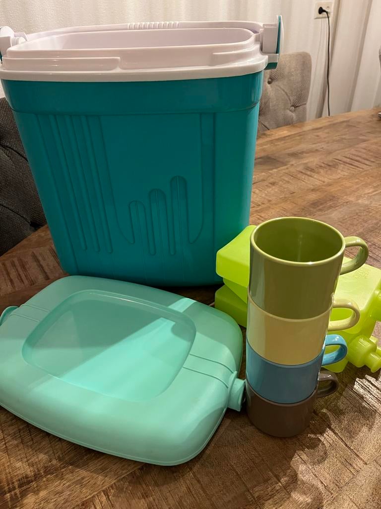 Koelbox Hema met bekers en drinkflessen, Ophalen of Verzenden, Nieuw, Koelbox, Koelelement