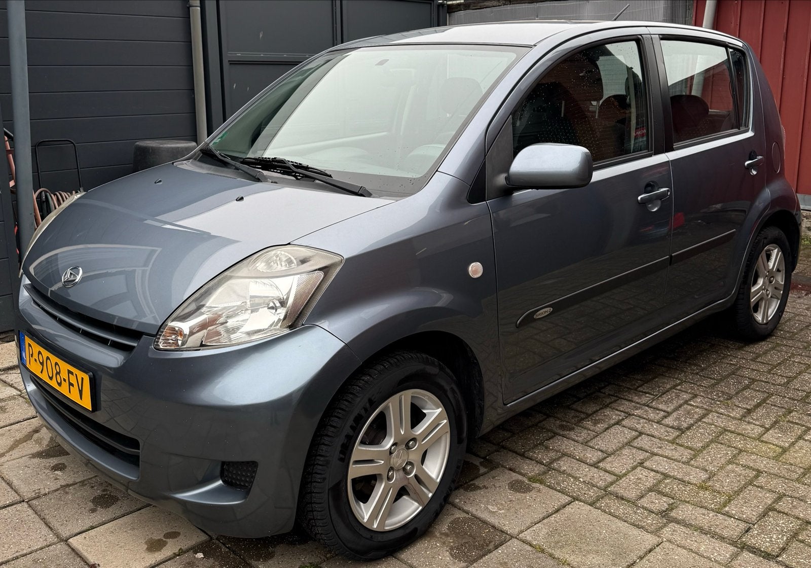 Daihatsu sirion 2 momo uitvoering, Voorwielaandrijving, Stof, 4 cilinders, Elektrische ramen
