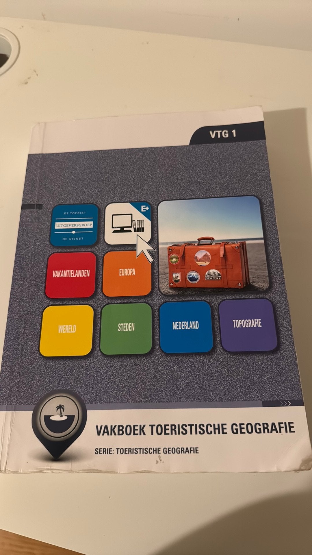 Vakboek Toeristische Geografie 1, Ophalen of Verzenden, Zo goed als nieuw