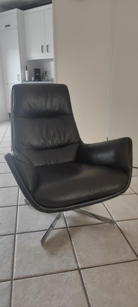 Moderne zwarte/donkerbruin leren draaifauteuil, Huis en Inrichting, Fauteuils, Ophalen, 75 tot 100 cm, Leer, 50 tot 75 cm