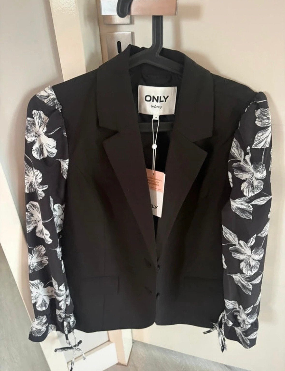 ONLY Tailoring Blazer met Bloemenmouwen - Maat 36 (S), Kleding | Dames, Zwart, Nieuw, Ophalen of Verzenden, Jasje