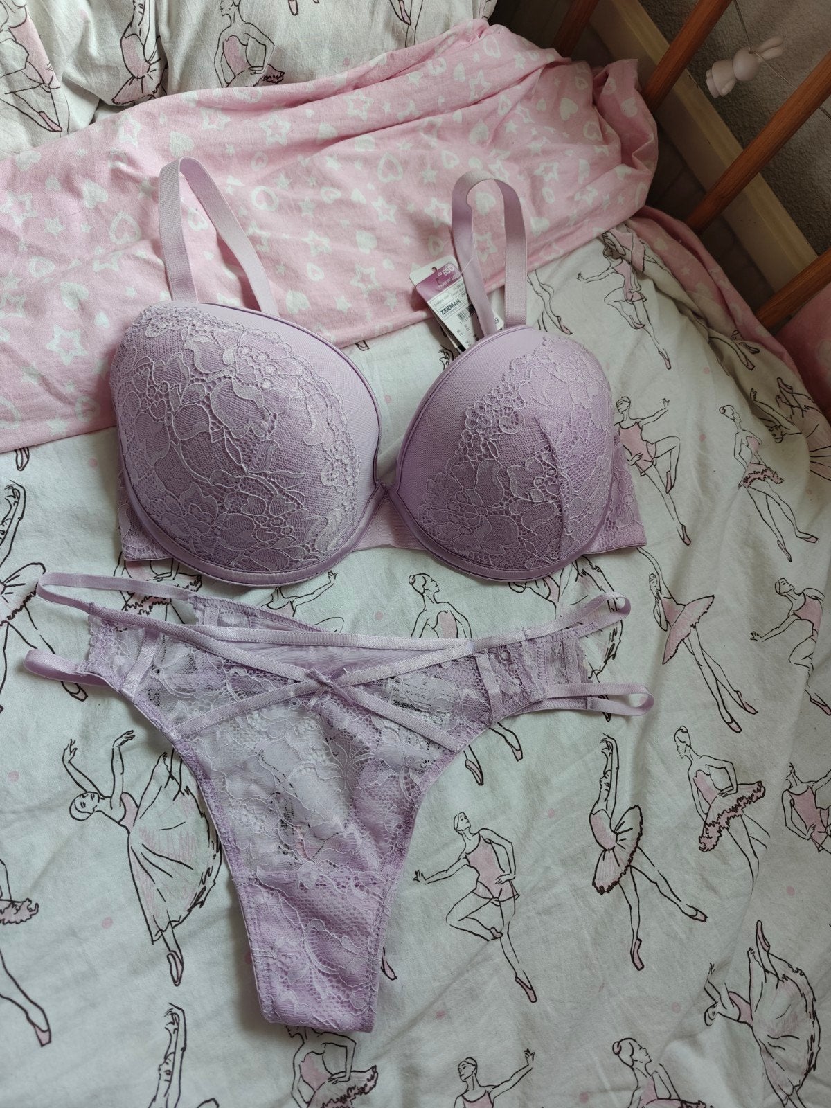 Sissy Abdl Nieuw kanten lingeriesetje - BH en string (lila), Verzenden