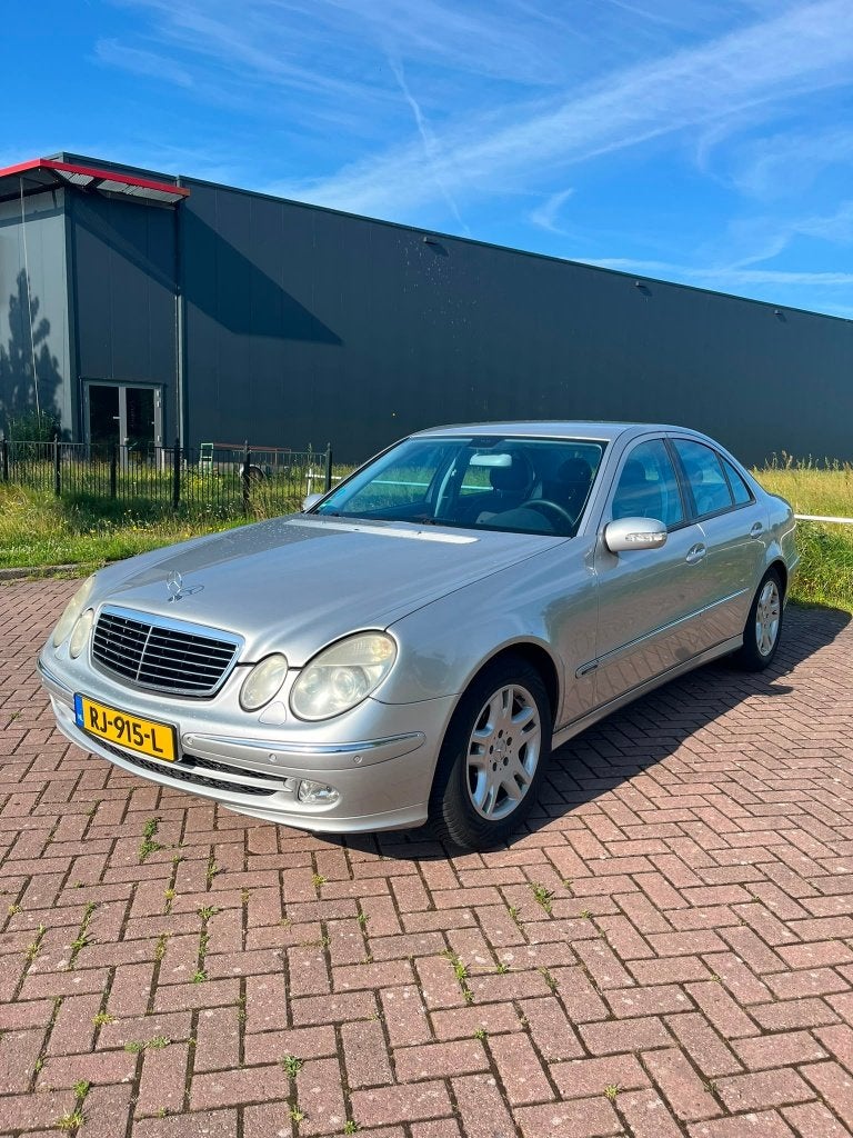 mercedes-benz e klasse 1.8 e200 kompr aut avantgarde grijs, Auto's, Overige Auto's, Automaat, Achterwielaandrijving, 4 cilinders