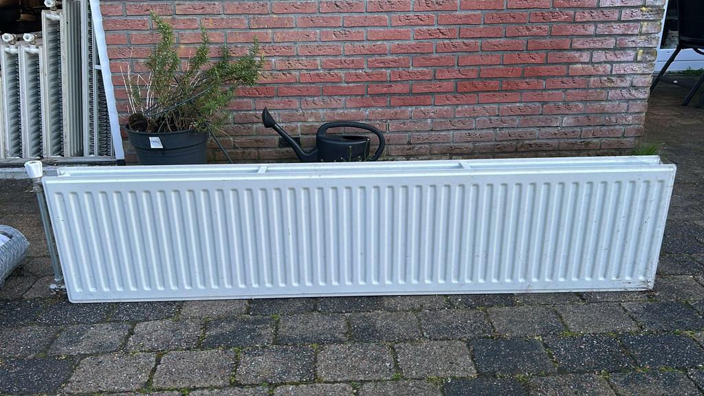 Diverse paneelradiatoren, Doe-het-zelf en Verbouw, Verwarming en Radiatoren, Zo goed als nieuw, Radiator, 80 cm of meer, 150 cm of meer
