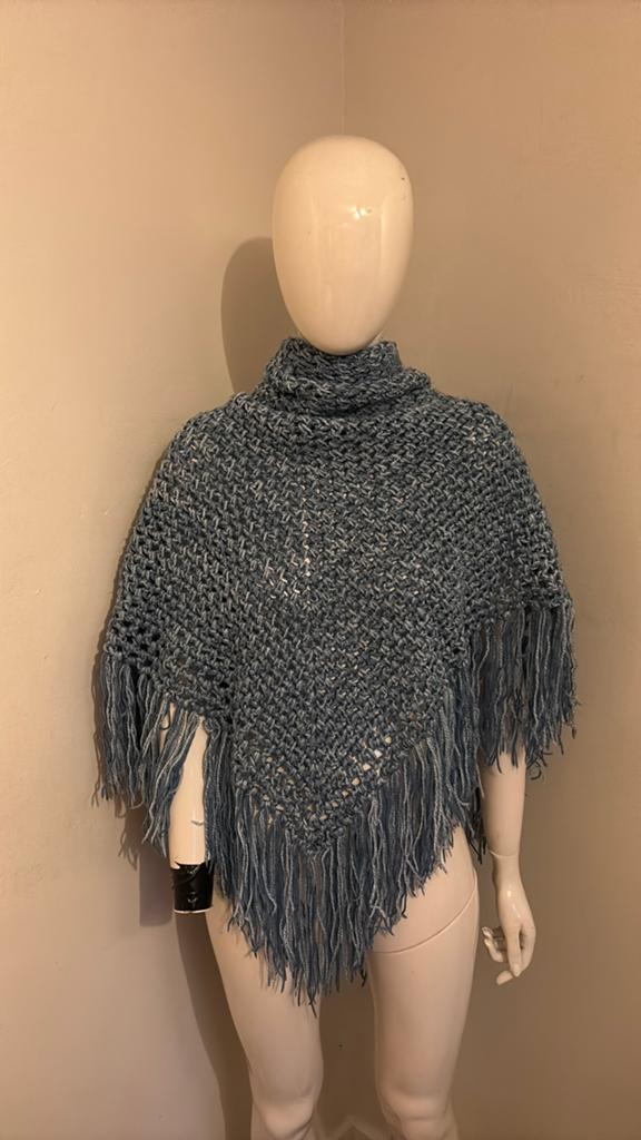 Poncho, Kleding | Dames, Mutsen, Sjaals en Handschoenen, Ophalen of Verzenden, Zo goed als nieuw, Sjaal