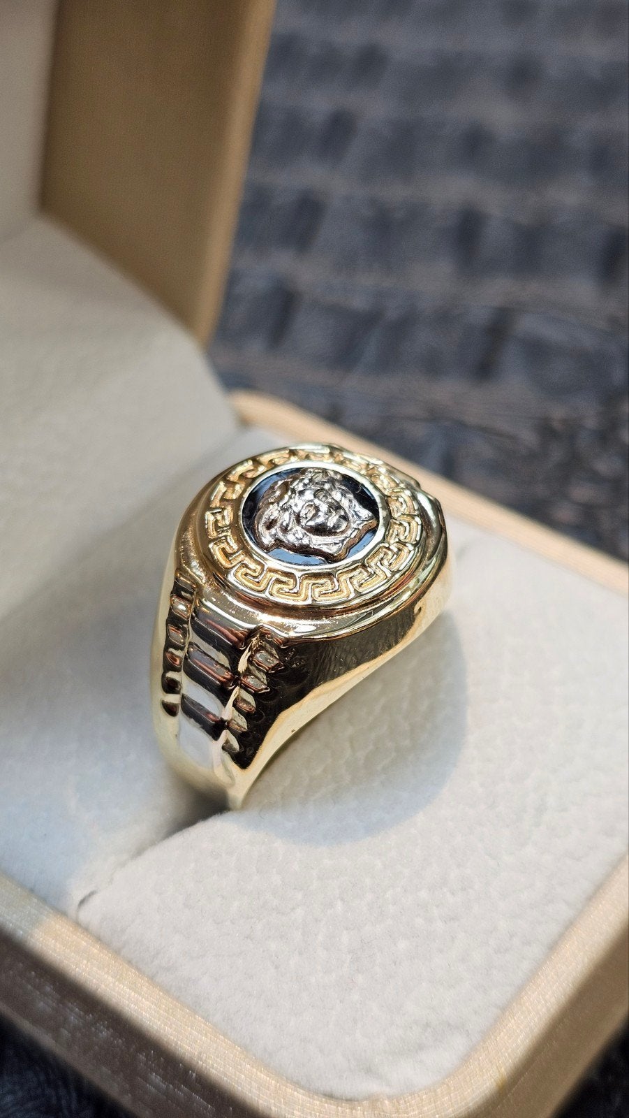 Prachtige Medusa Versace 14k gouden ring, 19 tot 20, Heer, Nieuw, Ophalen of Verzenden