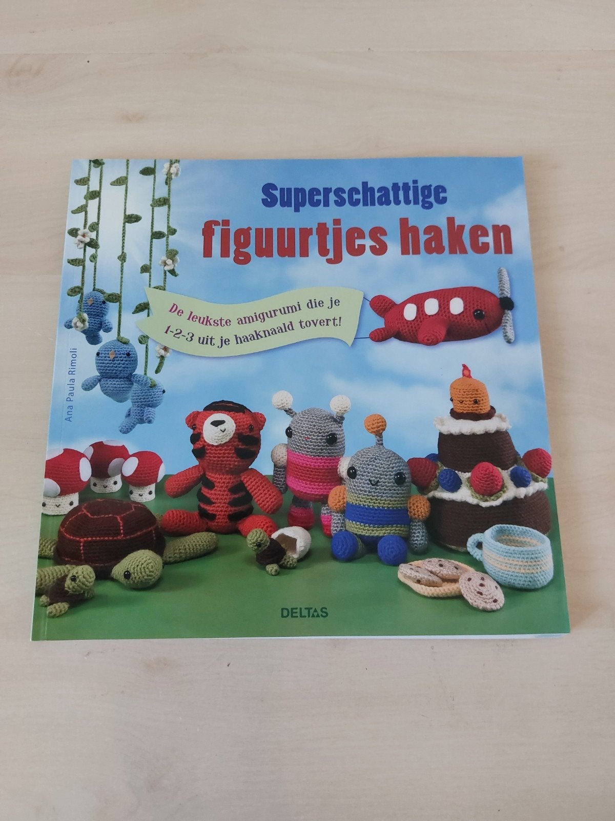 Superschattige figuurtjes haken - Amigurumi boek, Hobby en Vrije tijd, Ophalen of Verzenden, Zo goed als nieuw, Haken, Patroon of Boek