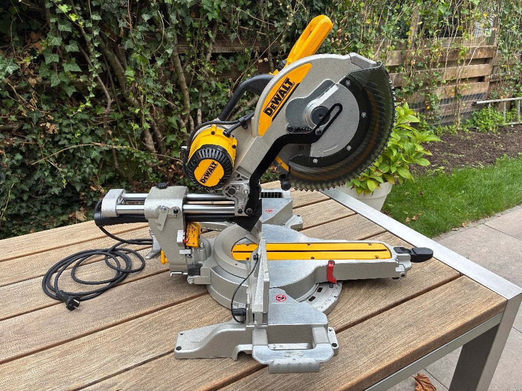 DeWalt Afkortzaag DWS780 305mm - NIEUWSTAAT, Doe-het-zelf en Verbouw, Gereedschap | Zaagmachines, Ophalen, De Walt, 70 mm of meer
