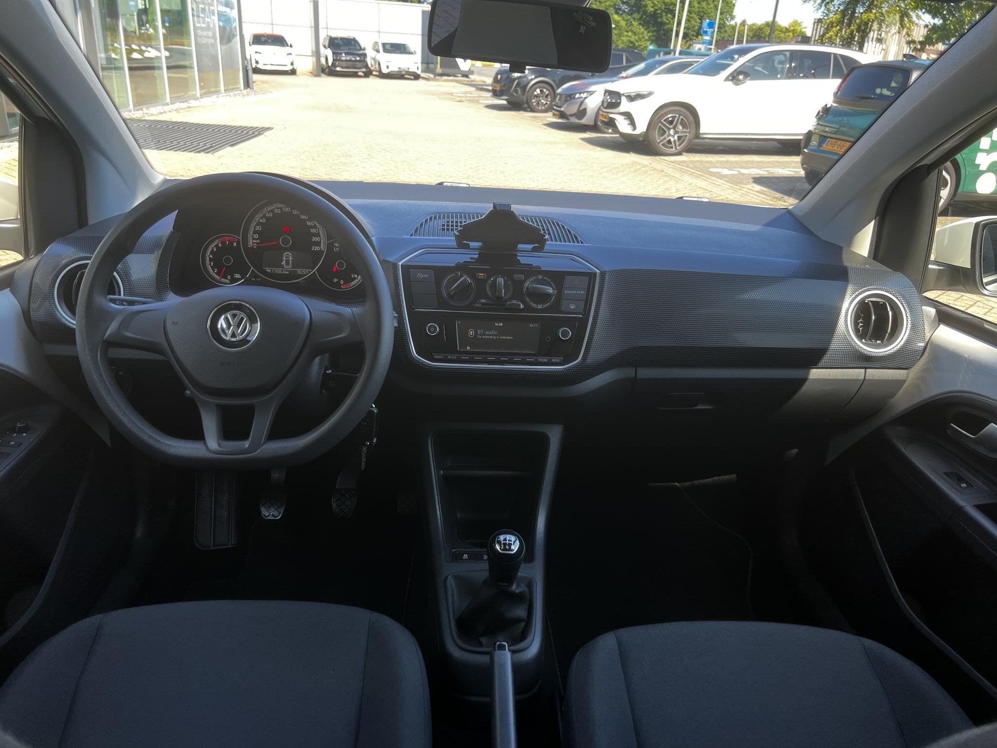Volkswagen Up! 1.0 BMT move up! |, Stof, Gebruikt, Met garantie (alle), Wit