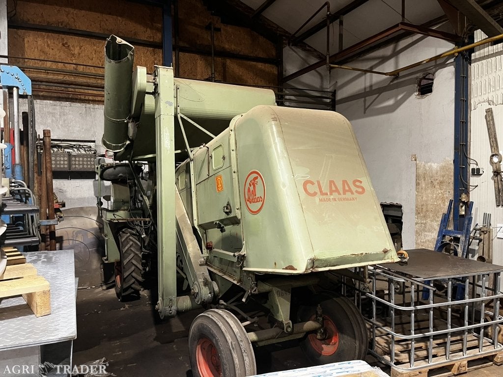 Claas Columbus maaidorser met stropers, Ophalen, Claas, Oogstmachine, Claas