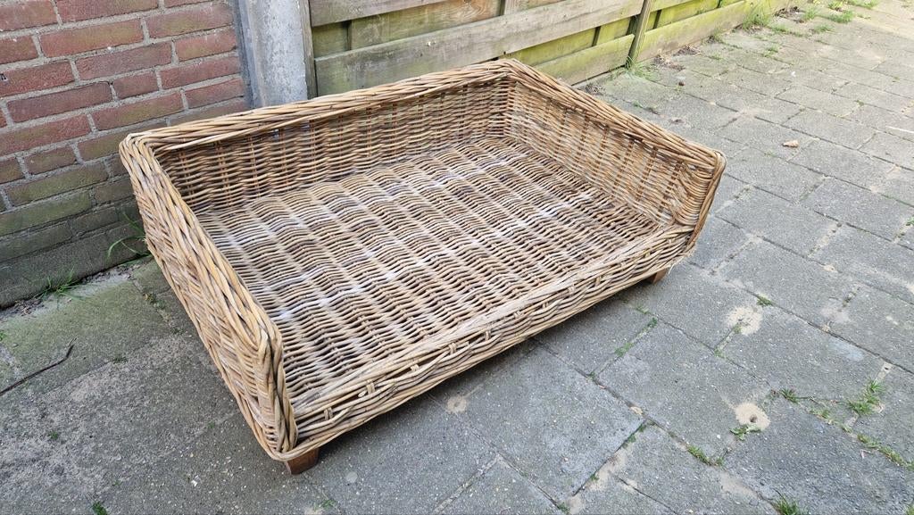 Grote rieten hondenmand, Ophalen, Gebruikt, Riet