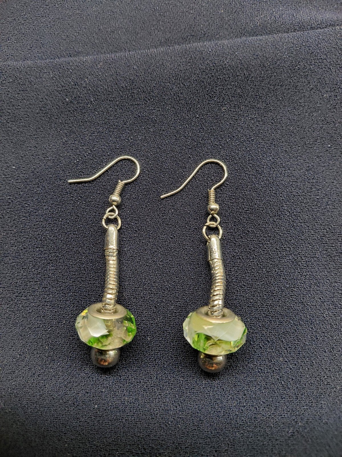 Oorbellen, rvs, nieuw, geslepen groen glas, Hangers, Nieuw, Ophalen of Verzenden, Glas