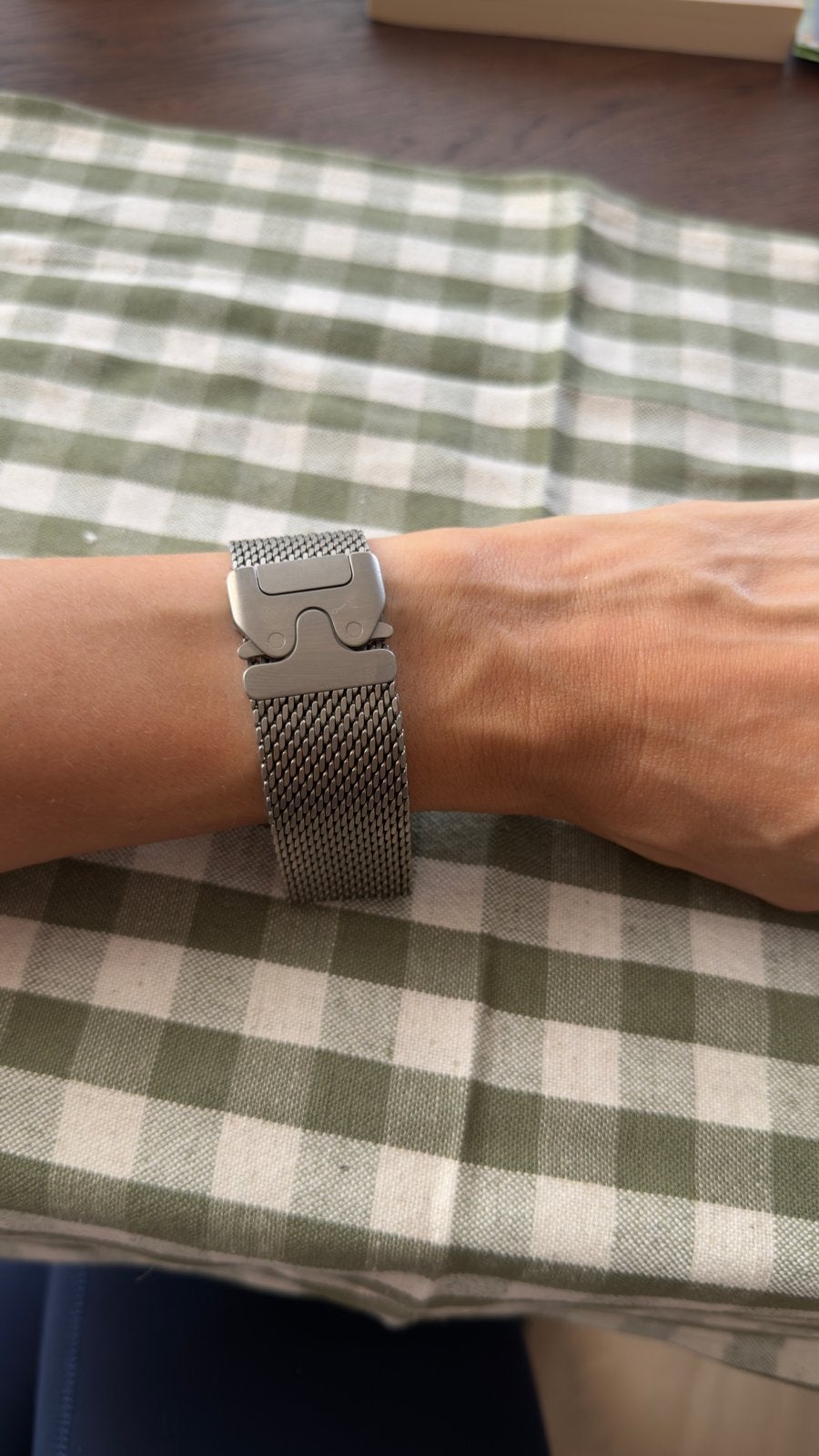 Apple Watch Ultra bandje Milanese naturel titanium L, Ophalen, Zo goed als nieuw, Zilver, IOS