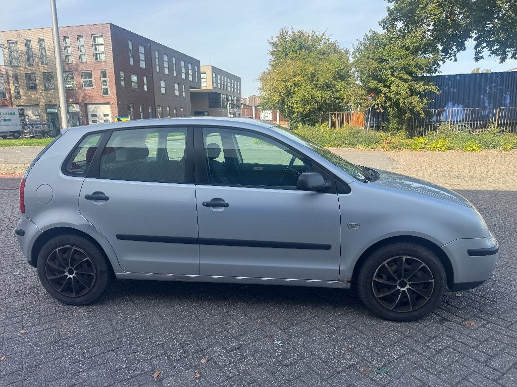 Volkswagen Polo 1.4 55KW 2003 Grijs, Voorwielaandrijving, 4 cilinders, Origineel Nederlands, Handgeschakeld