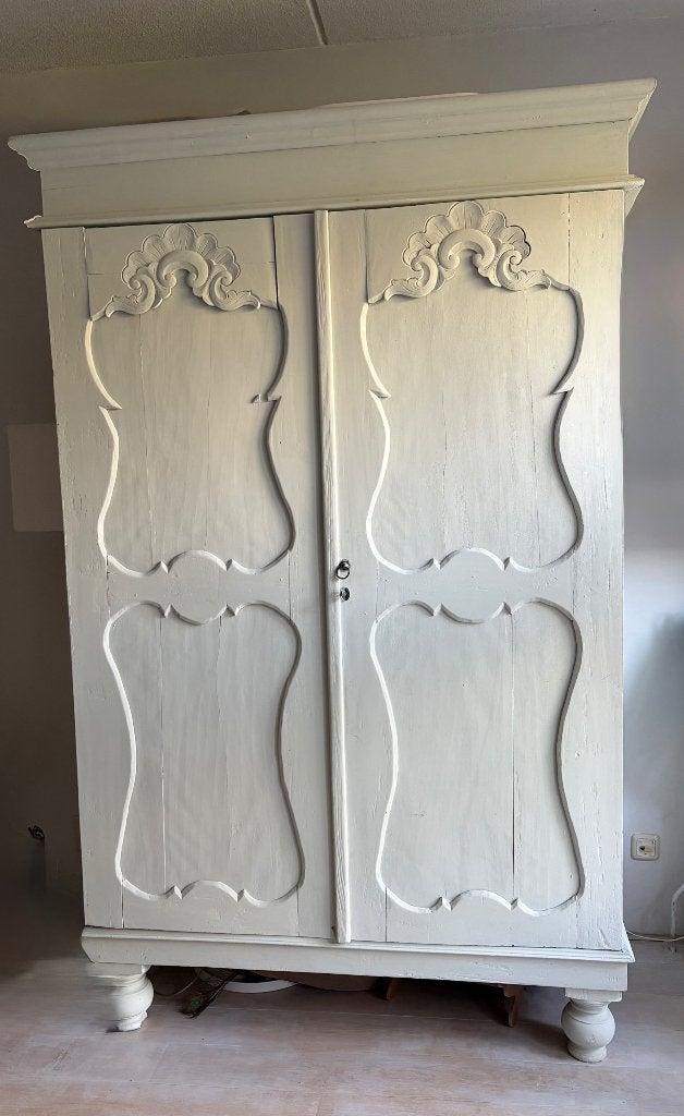 Oude massief houten kast, Ophalen