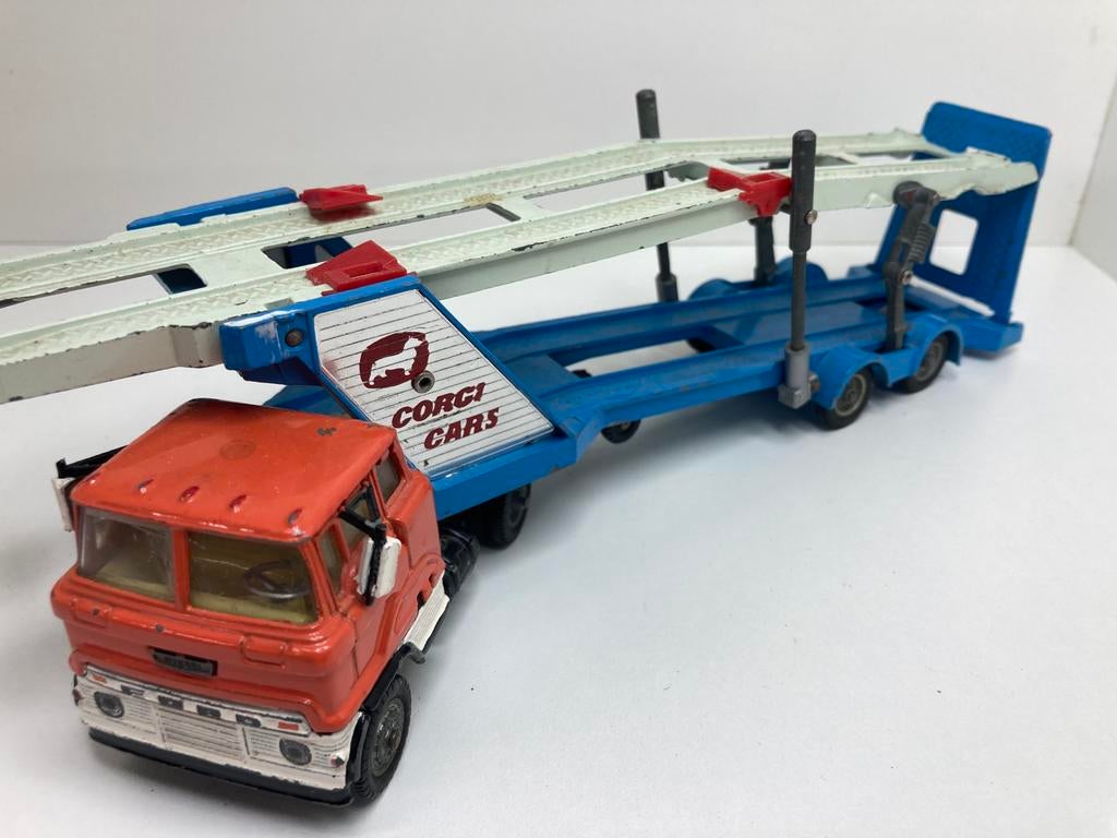 Corgi Toys. Oplegger Ford, Hobby en Vrije tijd, Modelauto's | 1:50, Ophalen of Verzenden, Gebruikt, Auto, Corgi