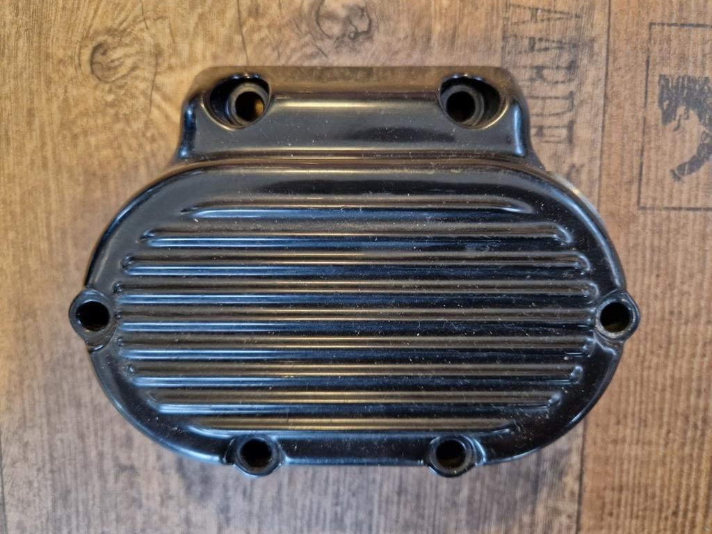 Transmissie cover versnellingsbak harley zwart, Motoren, Ophalen of Verzenden