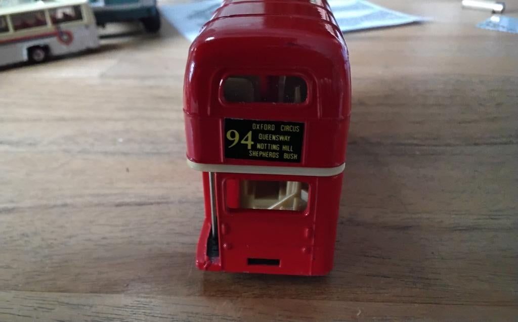 Rode Londense dubbeldekker bus model, Ophalen