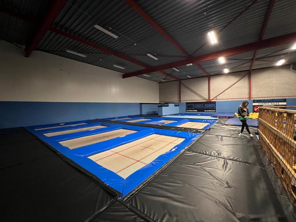 Eurotrampolines - set van vier! Trampolinepark, Sport en Fitness, Turnen, Materiaal, Kindermaat 146 t/m 176, Blauw, Ophalen