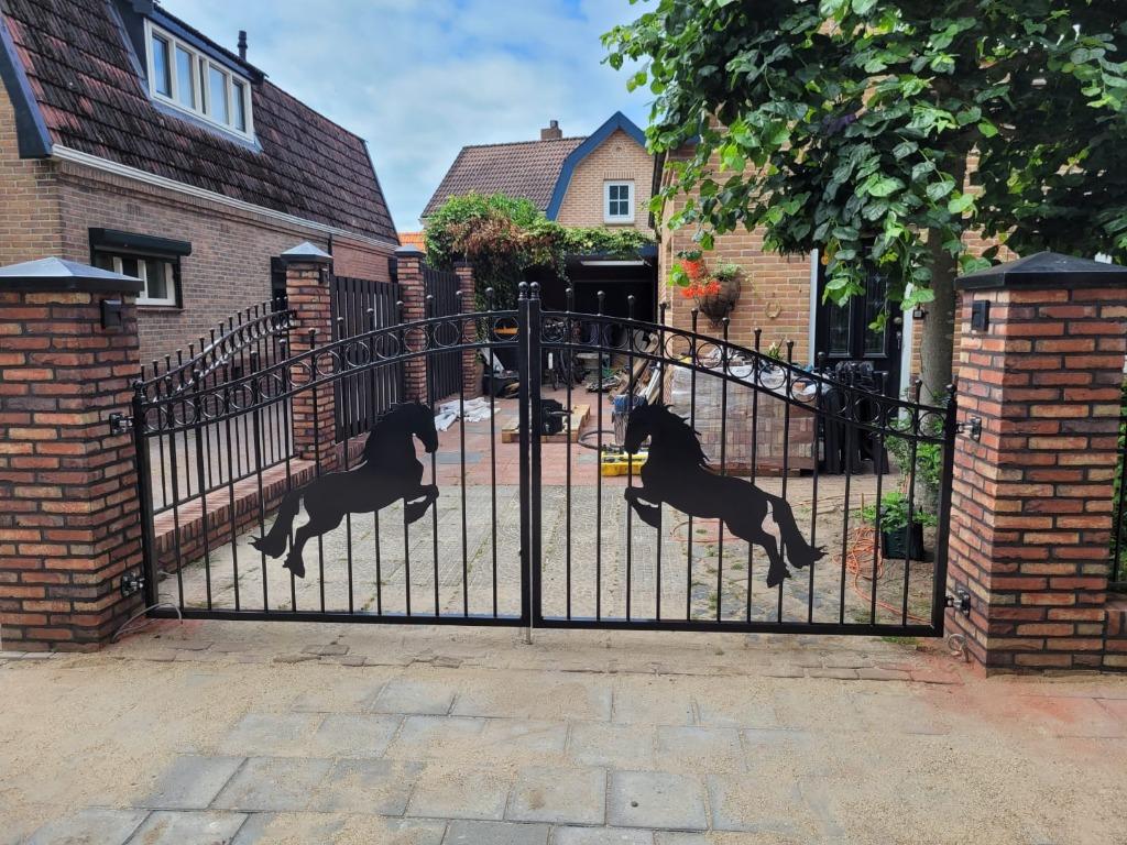 Inrijpoorten , looppoorten, en hekwerk, Tuin en Terras, Ophalen, Met poort, Nieuw, Sierhekwerk