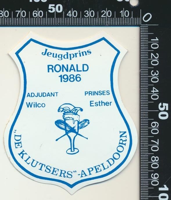 Sticker: De Klutsers - Jeugdprins Ronald 1986 - Apeldoorn, Ophalen of Verzenden, Zo goed als nieuw, Bedrijf of Vereniging