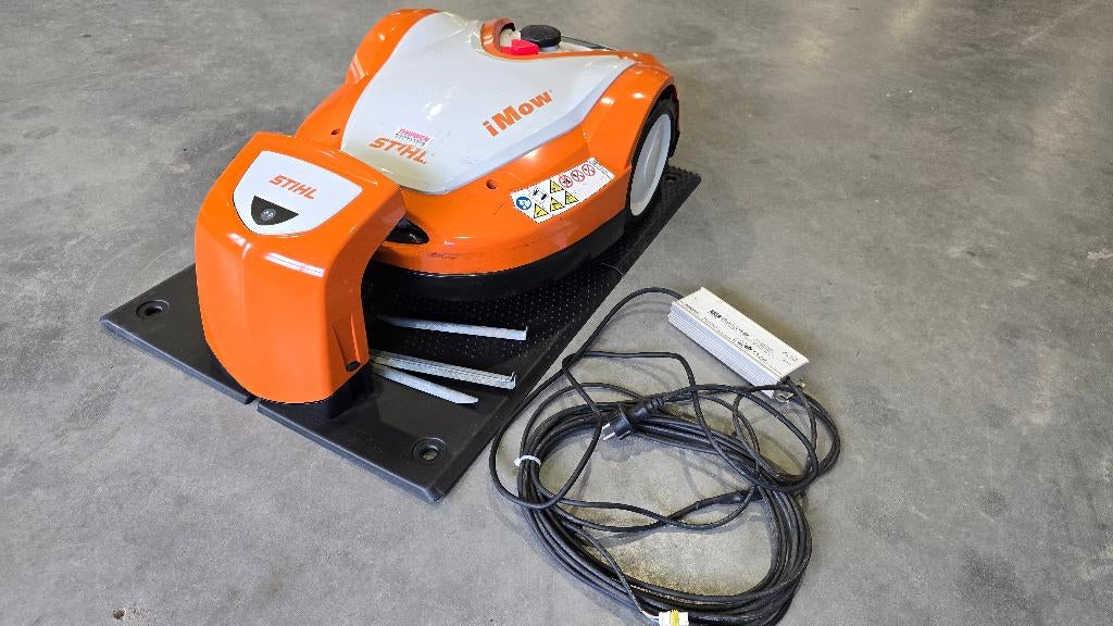 Stihl RMI 632.0 IMOW robotmaaier, Tuin en Terras, Robotmaaiers, Stihl, Gebruikt, Mertstraat 5, Verkoop@teeuwentuinmachines.nl