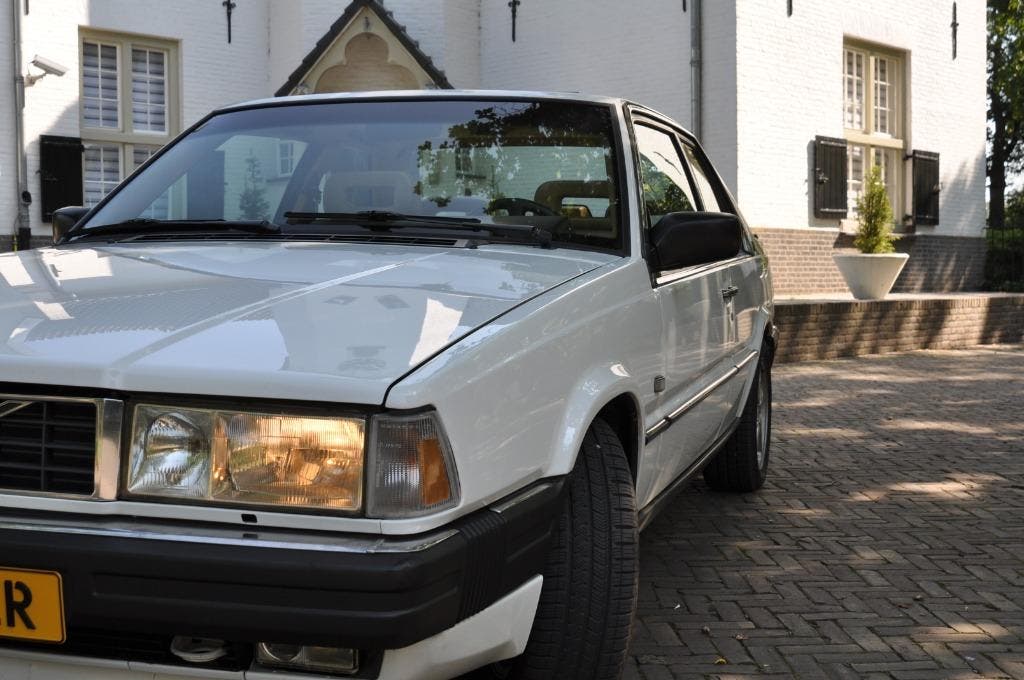 Volvo 780 2.3T Bertone coupe, foto 2