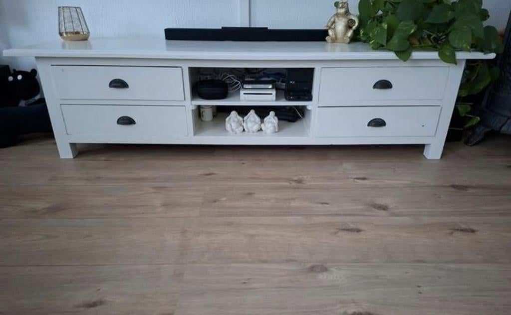 TV-meubel (teak; wit geschilderd), Ophalen, Gebruikt, 150 tot 200 cm, Teakhout