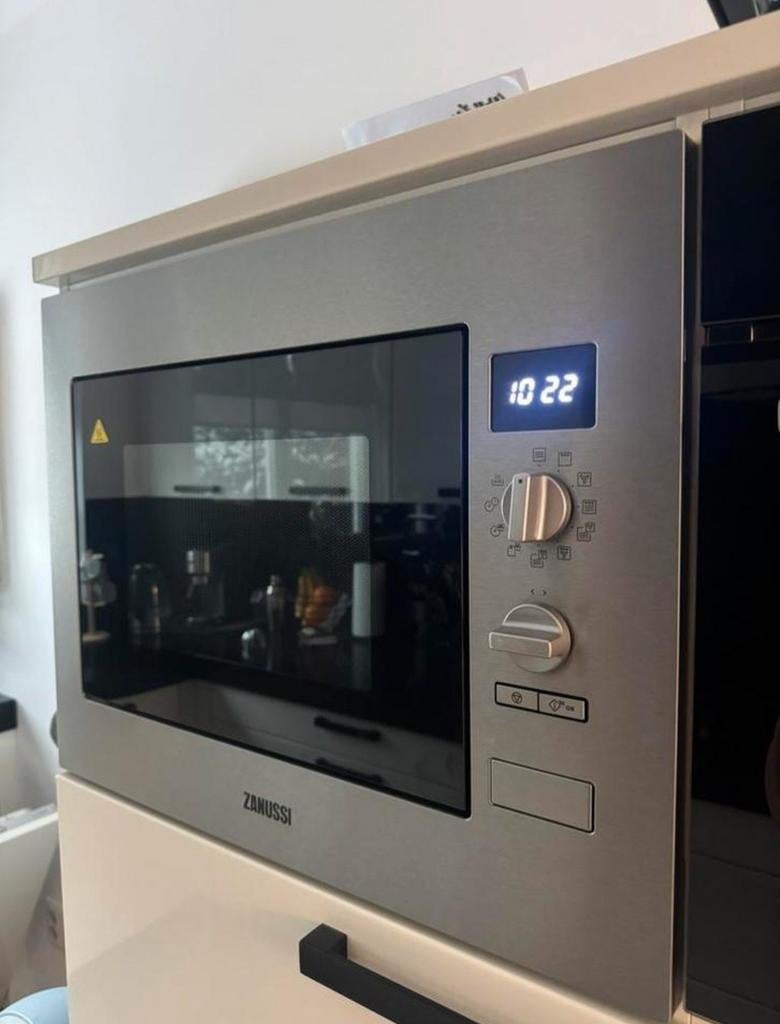Zanussi Combimagnetron - Zo goed als nieuw!, Combimagnetron, Hete lucht, Ophalen of Verzenden, Zo goed als nieuw