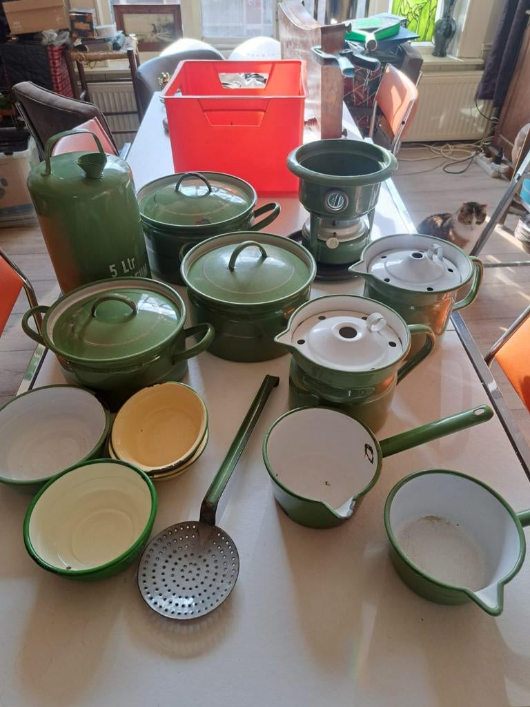 Groene Emaille Pannen Set + Petroleumstel, Antiek en Kunst, Antiek | Emaille, Ophalen