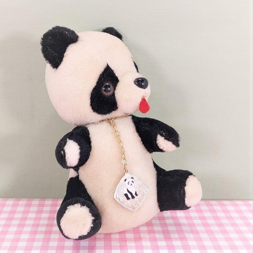 Vintage knuffel Panda Made in China Pure Wool 18 cm oud, Verzamelen, Beren en Cherished Teddies, Zo goed als nieuw, Stoffen beer