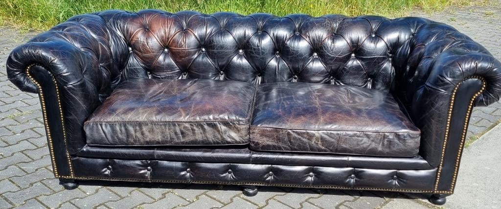 Industriële Chesterfield bank vintage zwart leer + BEZORGD, Gebruikt, Chesterfield, Driepersoons, Ophalen of Verzenden
