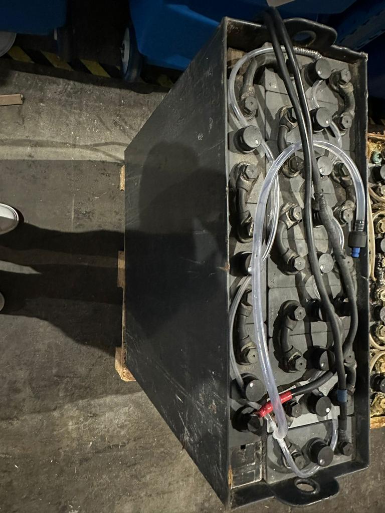 Hoogwerker/heftruck batterij 24V, Auto-onderdelen, Motor en Toebehoren, Ophalen