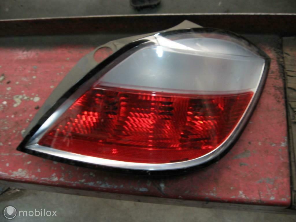 Achterlicht rechts Opel Astra H, Ophalen of Verzenden, Gebruikt, Opel