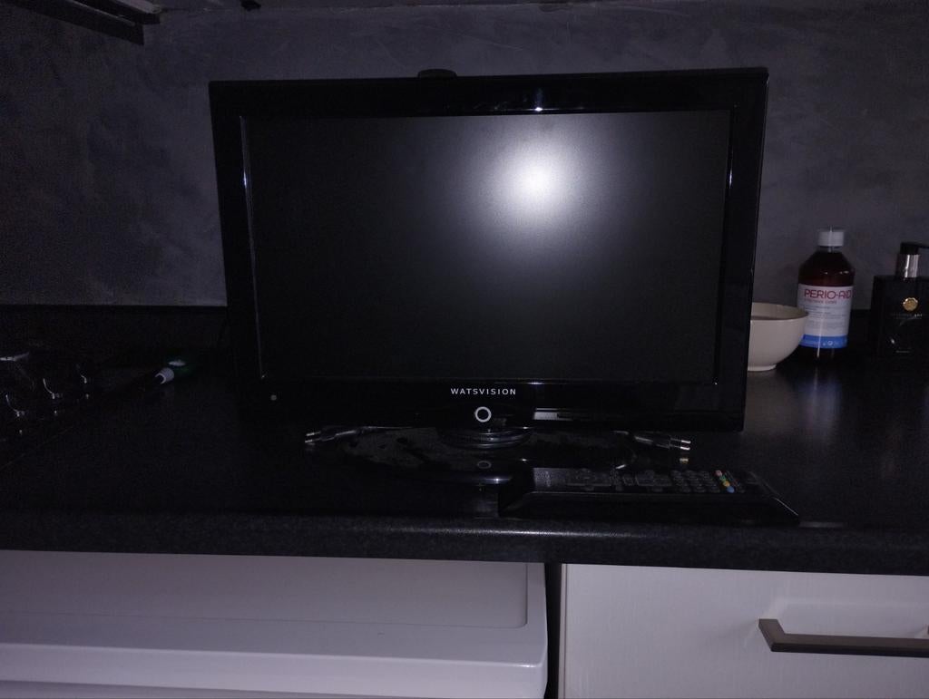 Kleine televisie  ideaal voor camping of boot, Ophalen of Verzenden, 50 Hz, Overige merken