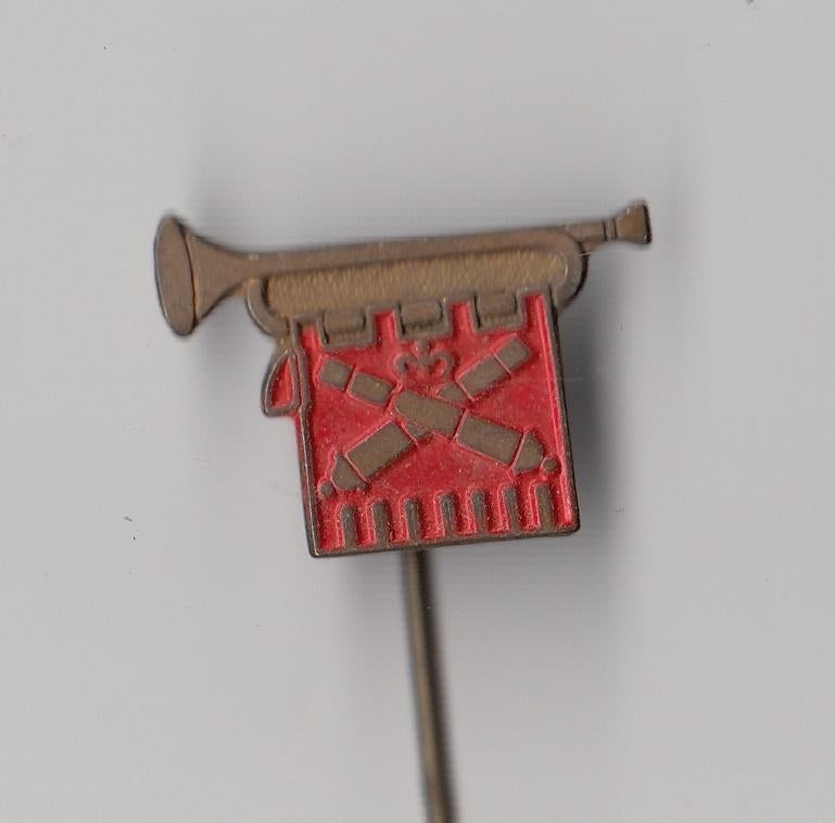 Artillerie Trompetterkorps speldje, Niet vindbaar, Niet vindbaar, Nederland, Embleem of Badge