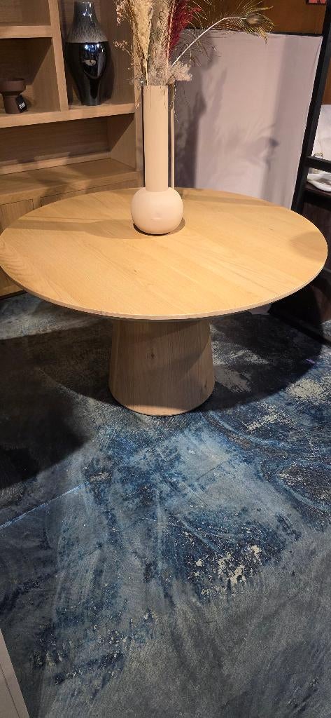 Ronde eettafel Nala 130 cm | Showmodel Extra Voordeel, Huis en Inrichting, Tafels | Eettafels, Bornsestraat 31, Ophalen of Verzenden