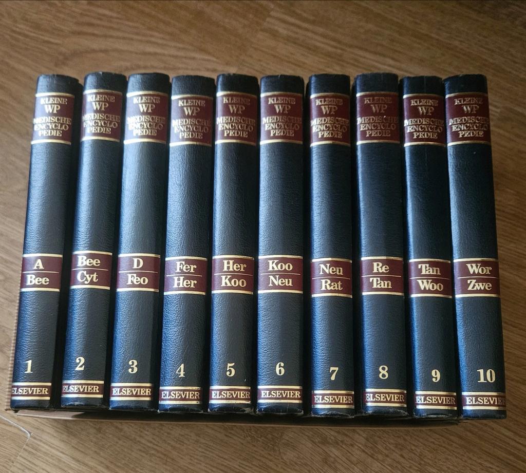 Kleine WP Medische Encyclopedie Complete Serie, Boeken, Encyclopedieën, Zo goed als nieuw, Complete serie, Medisch, Ophalen