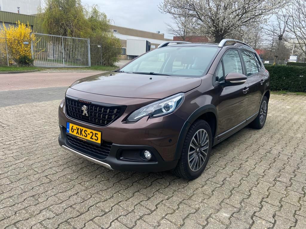Peugeot 2008 1.2 E-vti 60KW AUTOMAAT BJ.2014, Euro 5, 40 €/maand, 1199 cc, Bruin