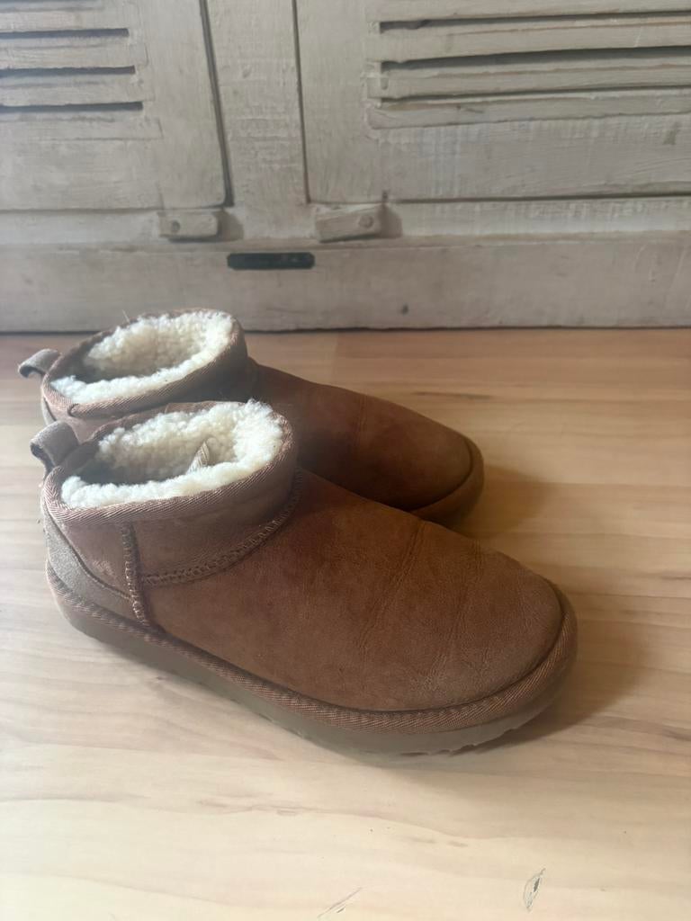Originele Ugg ultra mini chestnut mt 38, Bruin, Lage of Enkellaarzen, Ophalen of Verzenden, Gedragen