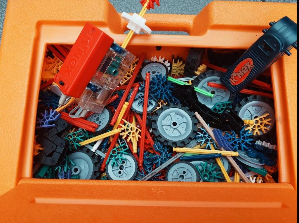 Te koop Knex koffer met inhoud, Ophalen, Zo goed als nieuw, K'nex